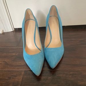 Nine West pumps! Teal blue